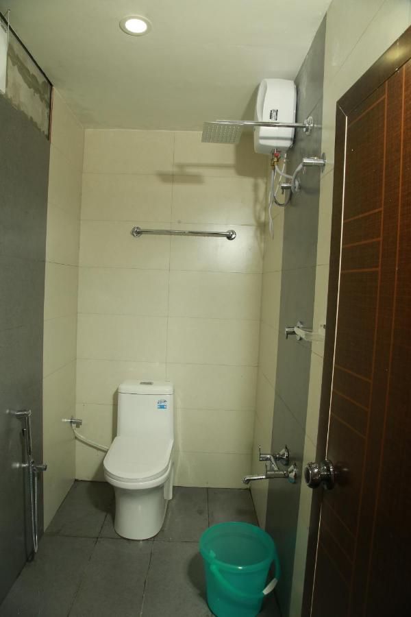 Dreams Residency Manjeri Bagian luar foto